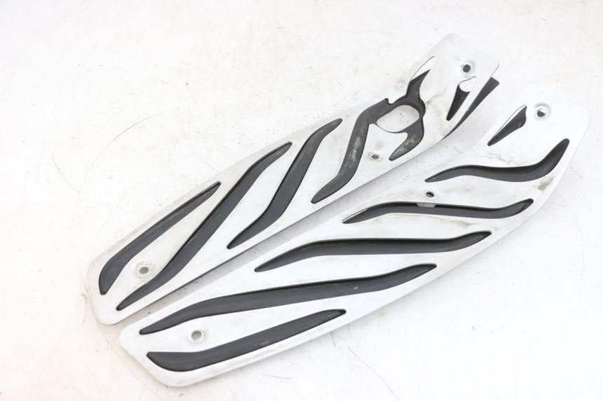 photo de TAPIS MARCHE PIED PIAGGIO MP3 500 (2016 - 2018) - Vue principale