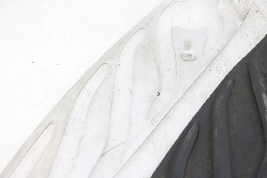 photo de TAPIS MARCHE PIED PIAGGIO MP3 500 (2016 - 2018) - Marquages et références