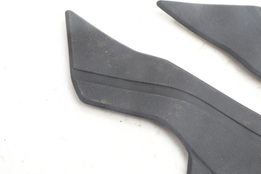 photo de TAPIS MARCHE PIED YAMAHA N-MAX NMAX 125 (2021 - 2024) - Zoom état d’usage