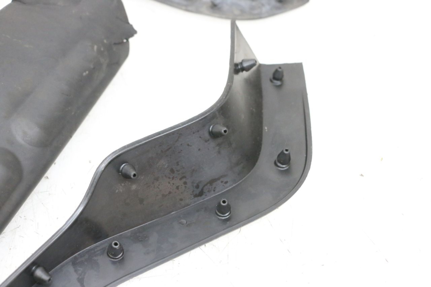 photo de TAPIS MARCHE PIED YAMAHA NEO'S CORE 1 (2022 - 2026) - Focus structure