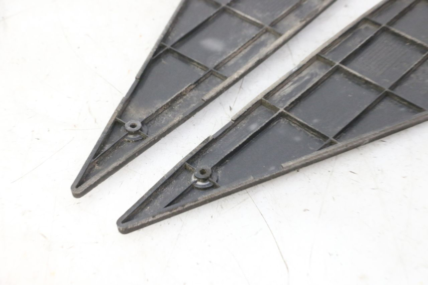 photo de TAPIS MARCHE PIED PIAGGIO NEW TYPHOON 50 (2010 - 2017) - Zoom état d’usage