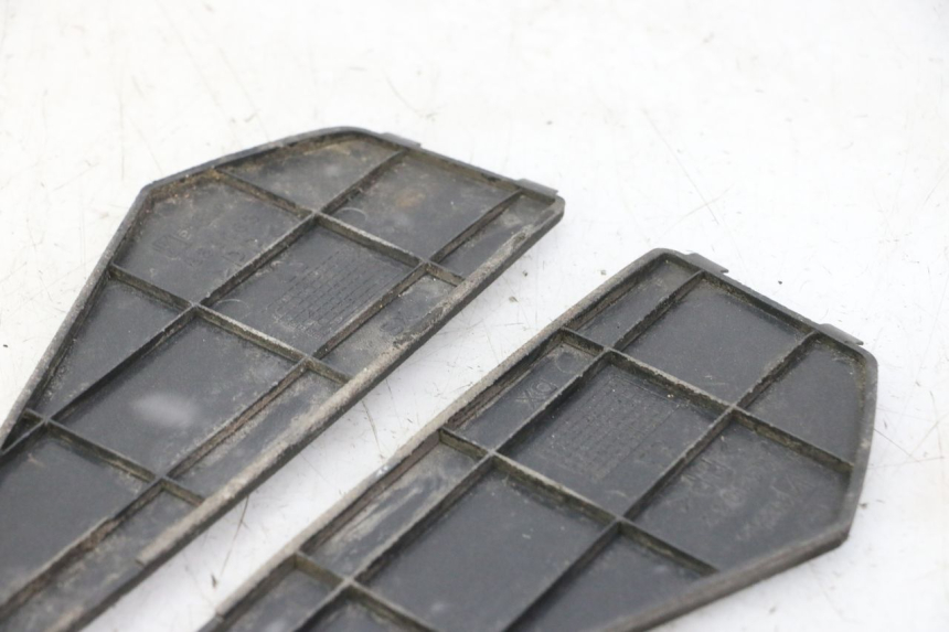 photo de TAPIS MARCHE PIED PIAGGIO NEW TYPHOON 50 (2010 - 2017) - Autre angle de vue