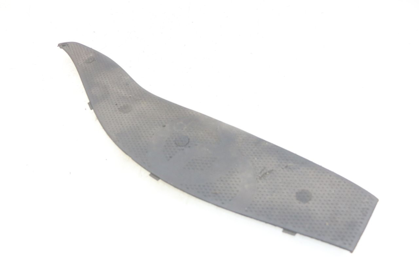 photo de TAPIS MARCHE PIED GILERA NEXUS 125 (2007 - 2009) - Autre angle de vue