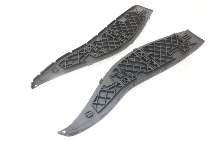 photo de TAPIS MARCHE PIED GILERA NEXUS 125 (2009 - 2013) - Détail de la pièce