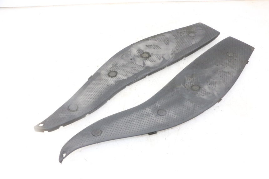 photo de TAPIS MARCHE PIED GILERA NEXUS 125 (2009 - 2013) - Zoom état d’usage