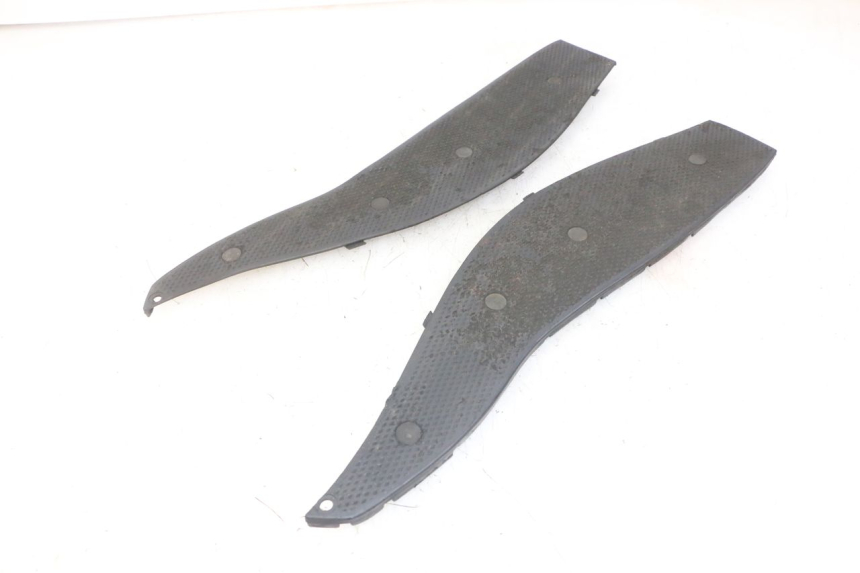 photo de TAPIS MARCHE PIED GILERA NEXUS 125 (2009 - 2013) - Vue principale