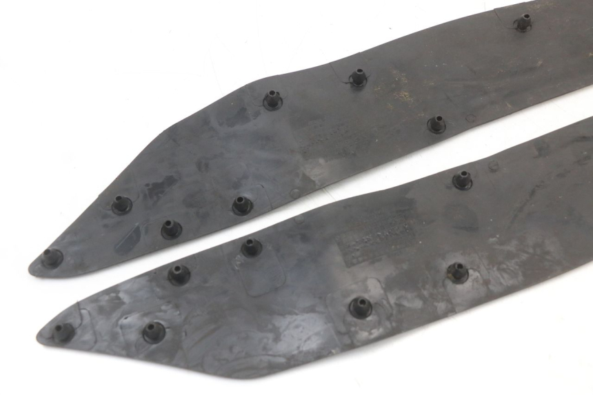 photo de TAPIS MARCHE PIED HONDA PCX (JF28) 125 (2009 - 2011) - Vue d’ensemble