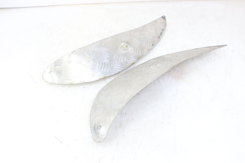 photo de TAPIS MARCHE PIED PEUGEOT ELYSTAR 50 (2002 - 2014) - Détail de la pièce