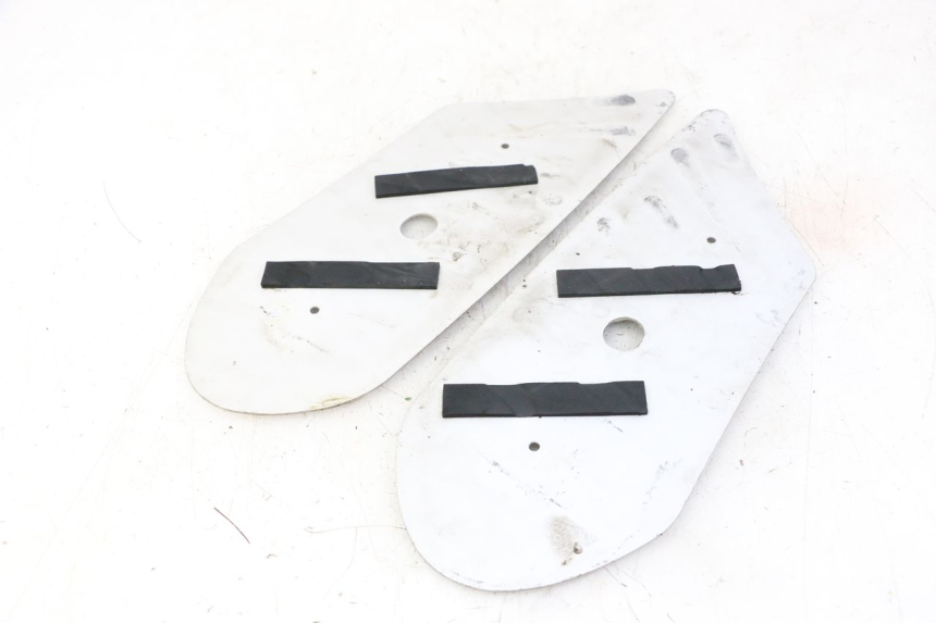 photo de TAPIS MARCHE PIED PEUGEOT KISBEE 4T 50 (2018 - 2022) - Détail de la pièce