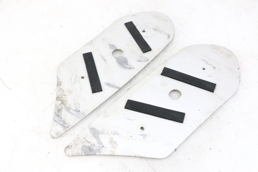 photo de TAPIS MARCHE PIED PEUGEOT KISBEE 4T 50 (2018 - 2022) - Autre angle de vue