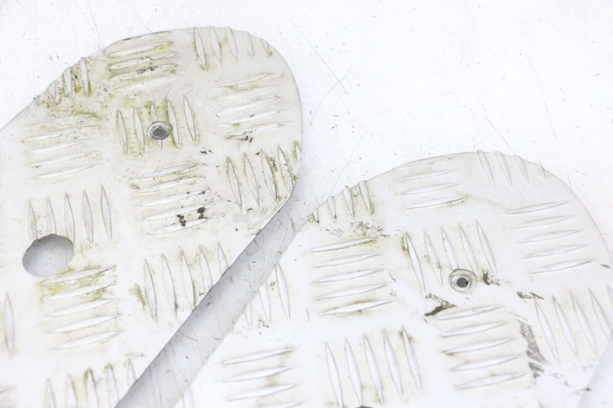 photo de TAPIS MARCHE PIED PEUGEOT KISBEE 4T 50 (2018 - 2022) - Vue d’ensemble