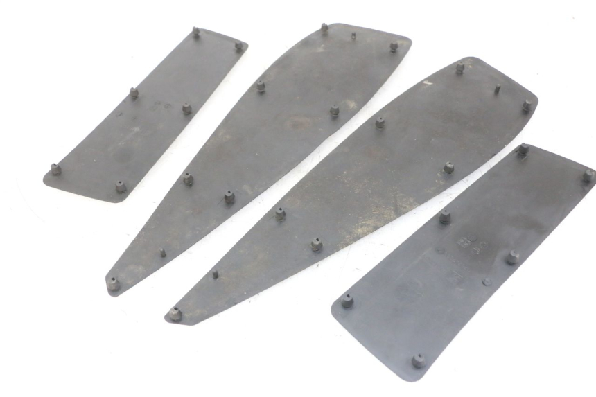 photo de TAPIS MARCHE PIED PEUGEOT SATELIS 125 (2013 - 2018) - Autre angle de vue