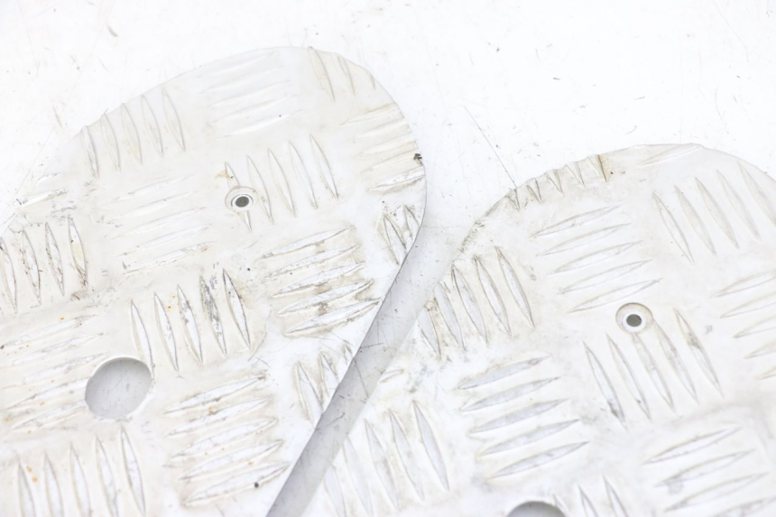 photo de TAPIS MARCHE PIED PEUGEOT STREETZONE I 2T 50 (2018 - 2020) - Vue d’ensemble