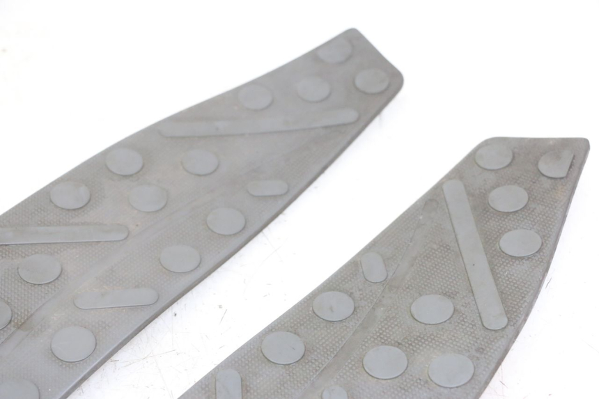 photo de TAPIS MARCHE PIED APRILIA RALLY AC 50 (1995 - 2004) - Vue d’ensemble