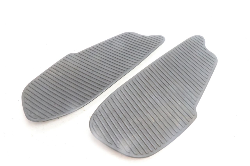 photo de TAPIS MARCHE PIED GILERA RUNNER SP 50 (2002 - 2004) - Détail de la pièce