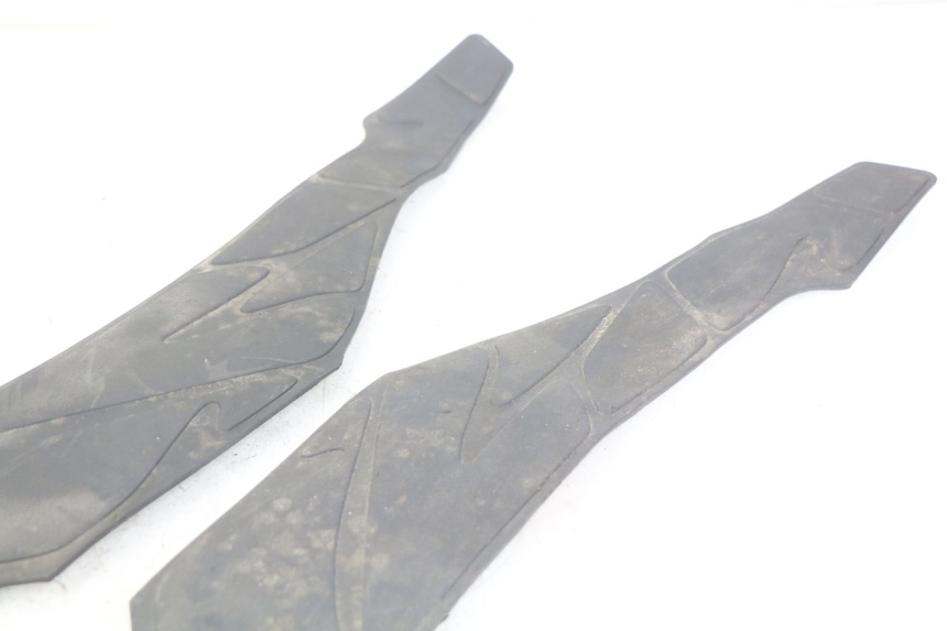 photo de TAPIS MARCHE PIED DAELIM S3 125 (2010 - 2017) - Zoom état d’usage