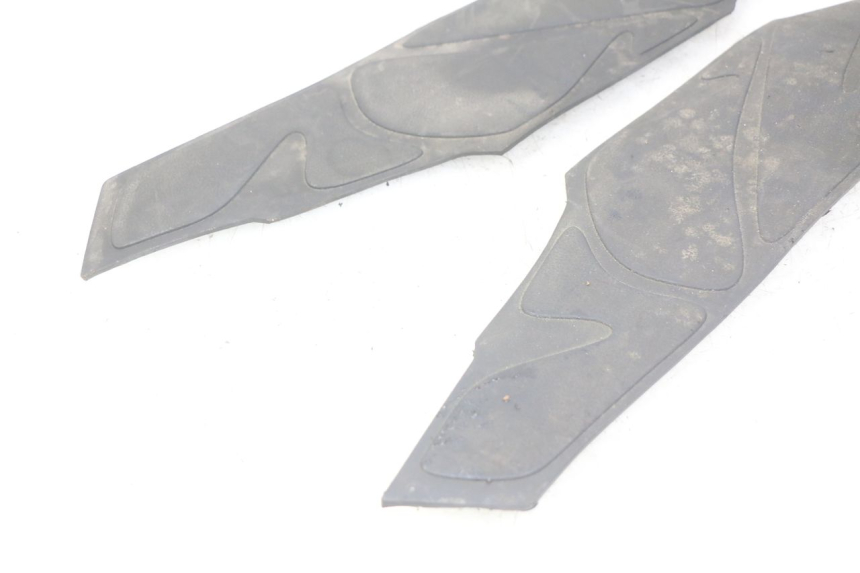 photo de TAPIS MARCHE PIED DAELIM S3 125 (2010 - 2017) - Autre angle de vue