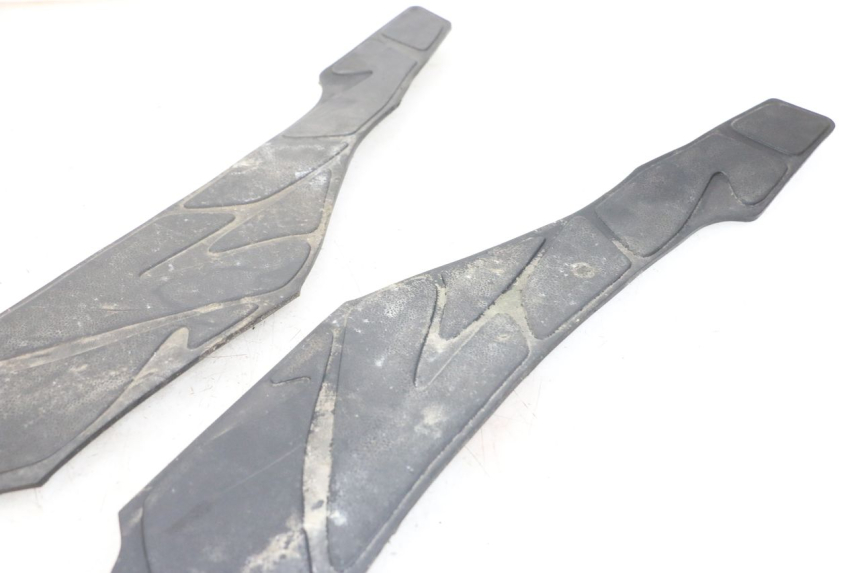 photo de TAPIS MARCHE PIED DAELIM S3 125 (2010 - 2017) - Zoom état d’usage