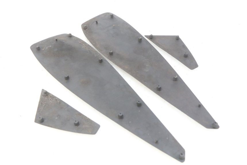 photo de TAPIS MARCHE PIED PEUGEOT SATELIS COMPRESSOR K15 125 (2006 - 2009) - Détail de la pièce