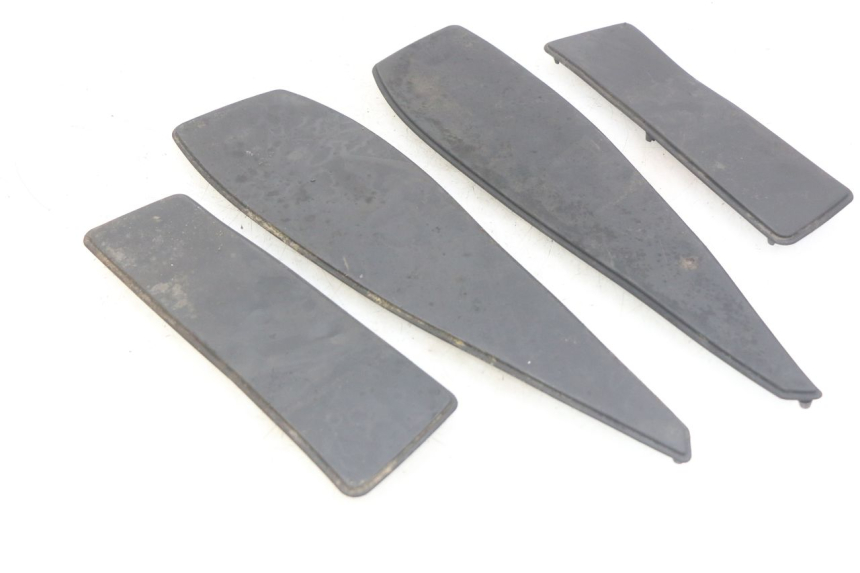 photo de TAPIS MARCHE PIED PEUGEOT SATELIS 125 (2010 - 2012) - Zoom état d’usage