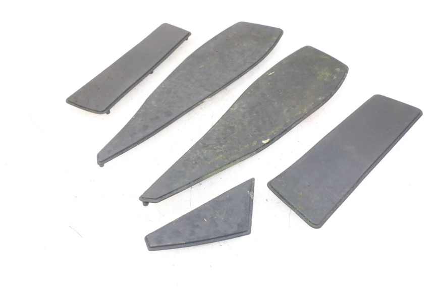 photo de TAPIS MARCHE PIED PEUGEOT SATELIS 125 (2006 - 2009) - Vue principale