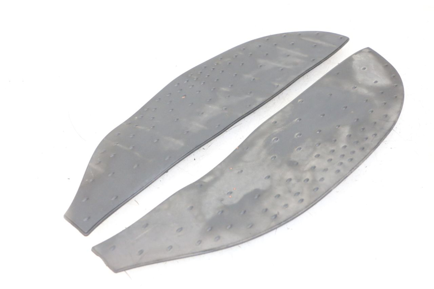 photo de TAPIS MARCHE PIED APRILIA SCARABEO GT TOURING 125 (1999 - 2005) - Vue principale