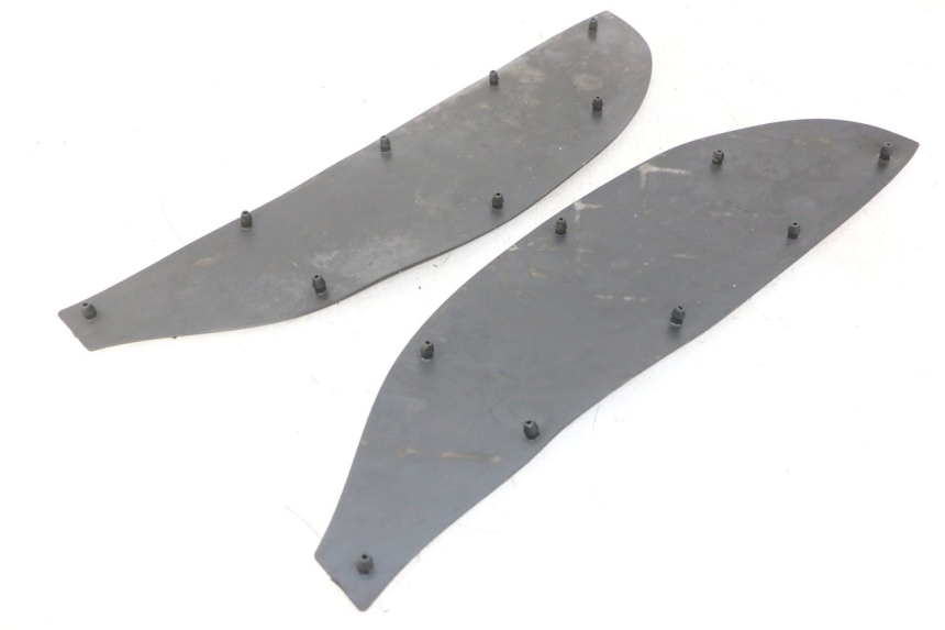 photo de TAPIS MARCHE PIED APRILIA SCARABEO GT TOURING 125 (1999 - 2005) - Détail de la pièce