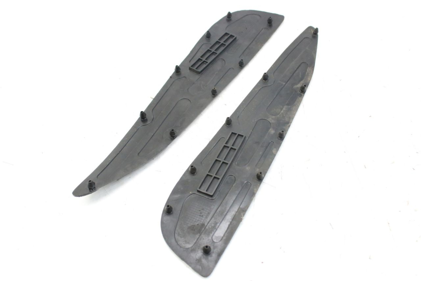 photo de TAPIS MARCHE PIED MBK SKYCRUISER 125 (2010 - 2013) - Détail de la pièce