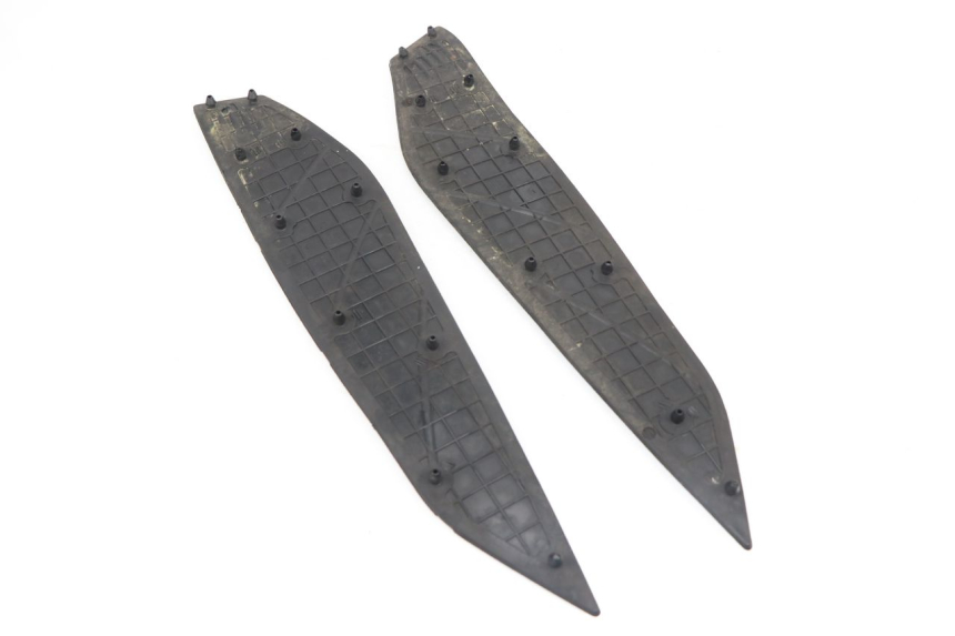 photo de TAPIS MARCHE PIED MBK SKYCRUISER 125 (2006 - 2009) - Détail de la pièce