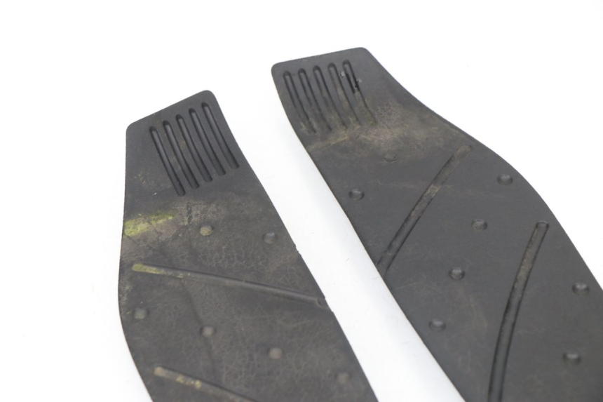 photo de TAPIS MARCHE PIED MBK SKYCRUISER 125 (2006 - 2009) - Zoom état d’usage