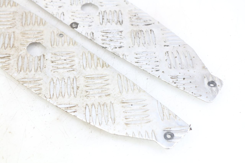 photo de TAPIS MARCHE PIED PEUGEOT SPEEDFIGHT 3 AIR 50 (2009 - 2015) - Autre angle de vue