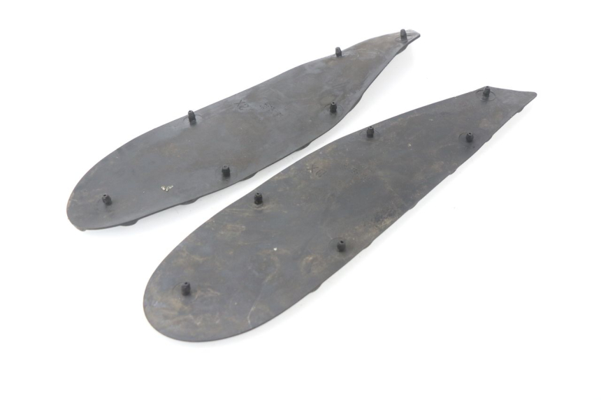 photo de TAPIS MARCHE PIED APRILIA SR CARB LC 2T 50 (2004 - 2012) - Détail de la pièce