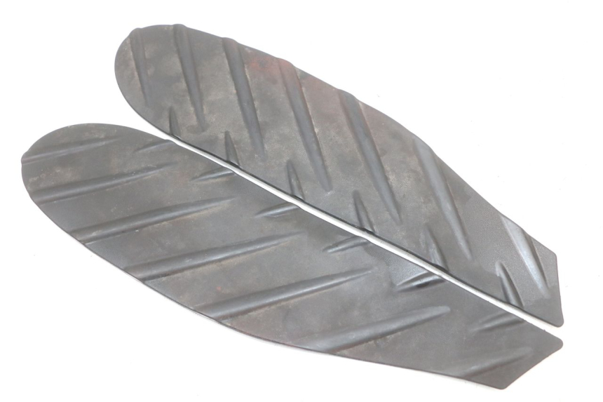 photo de TAPIS MARCHE PIED APRILIA SR CARB LC 2T 50 (2004 - 2012) - Vue principale