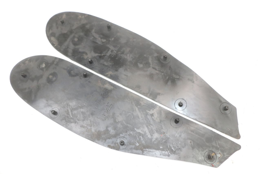 photo de TAPIS MARCHE PIED APRILIA SR CARB LC 2T 50 (2004 - 2012) - Zoom état d’usage