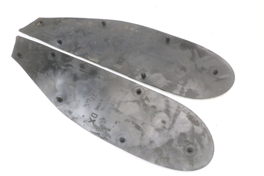 photo de TAPIS MARCHE PIED APRILIA SR CARB LC 2T 50 (2004 - 2012) - Autre angle de vue