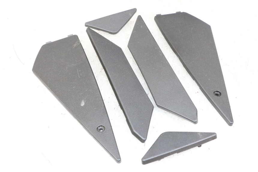 photo de TAPIS MARCHE PIED APRILIA SR MOTARD 50 (2012 - 2018) - Vue principale