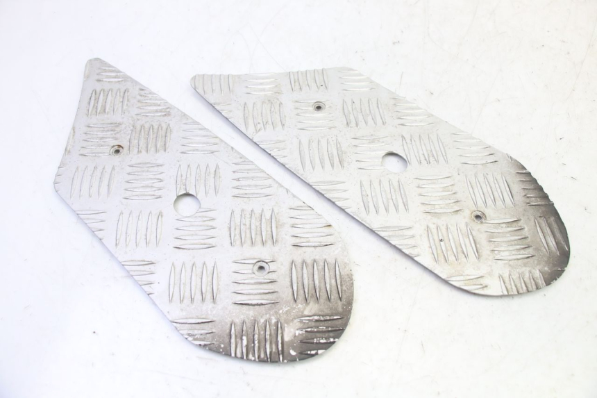 photo de TAPIS MARCHE PIED PEUGEOT STREETZONE I 2T 50 (2018 - 2020) - Vue principale