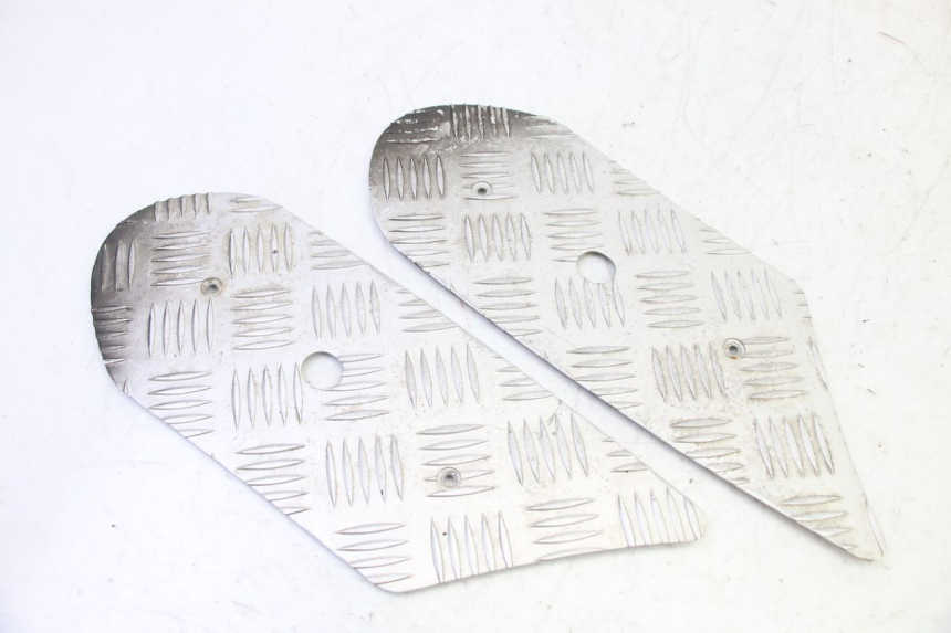 photo de TAPIS MARCHE PIED PEUGEOT STREETZONE I 2T 50 (2018 - 2020) - Autre angle de vue