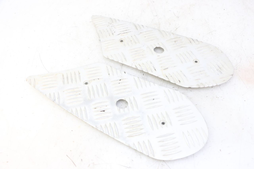 photo de TAPIS MARCHE PIED PEUGEOT STREETZONE I NAKED 2T 50 (2018 - 2020) - Vue principale