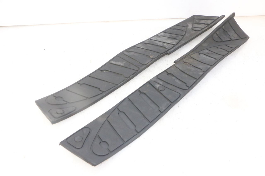 photo de TAPIS MARCHE PIED PIAGGIO SUPER LX 125 (2000 - 2003) - Vue principale