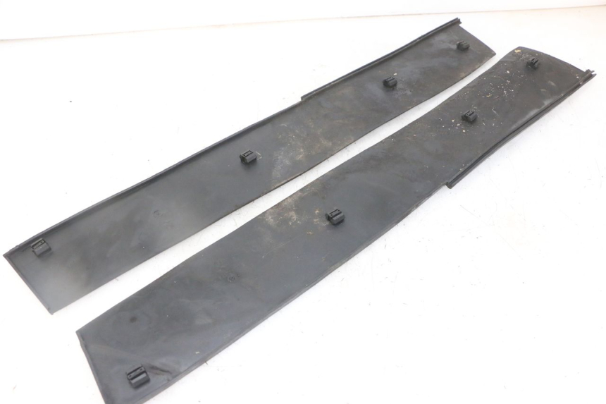 photo de TAPIS MARCHE PIED PIAGGIO SUPER LX 125 (2000 - 2003) - Zoom état d’usage