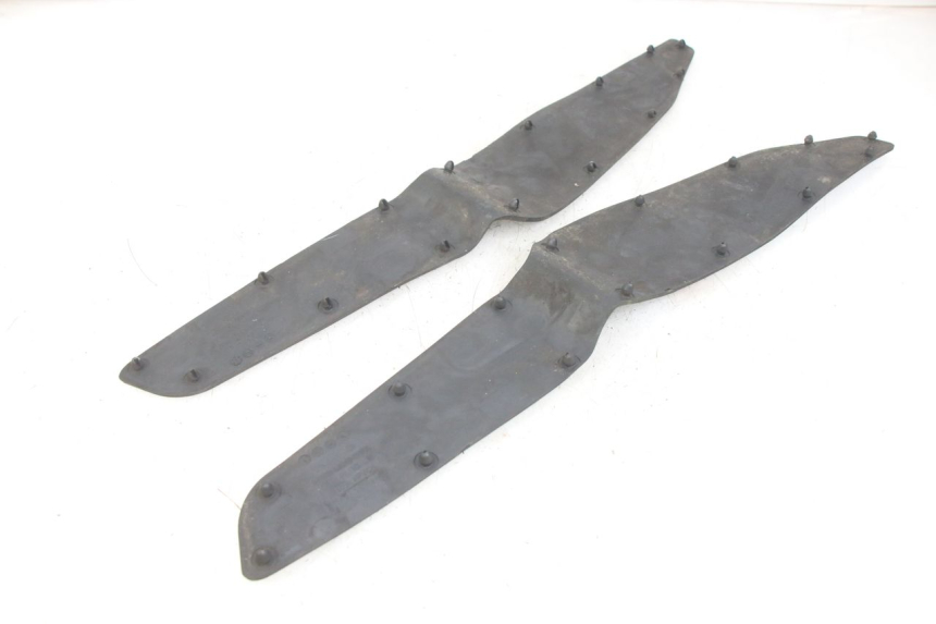 photo de TAPIS MARCHE PIED KYMCO X-CITING XCITING 400 (2014 - 2018) - Détail de la pièce