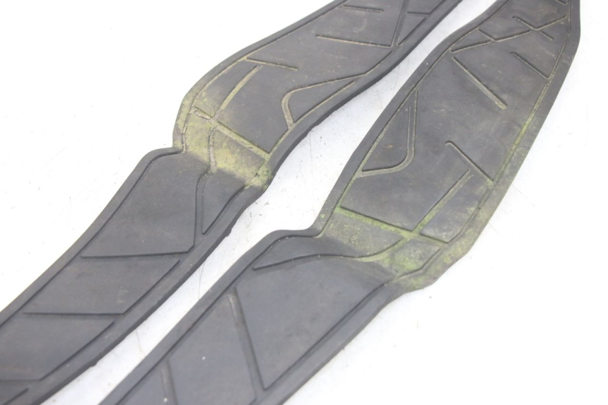 photo de TAPIS MARCHE PIED KYMCO X-CITING XCITING 400 (2014 - 2018) - Zoom état d’usage