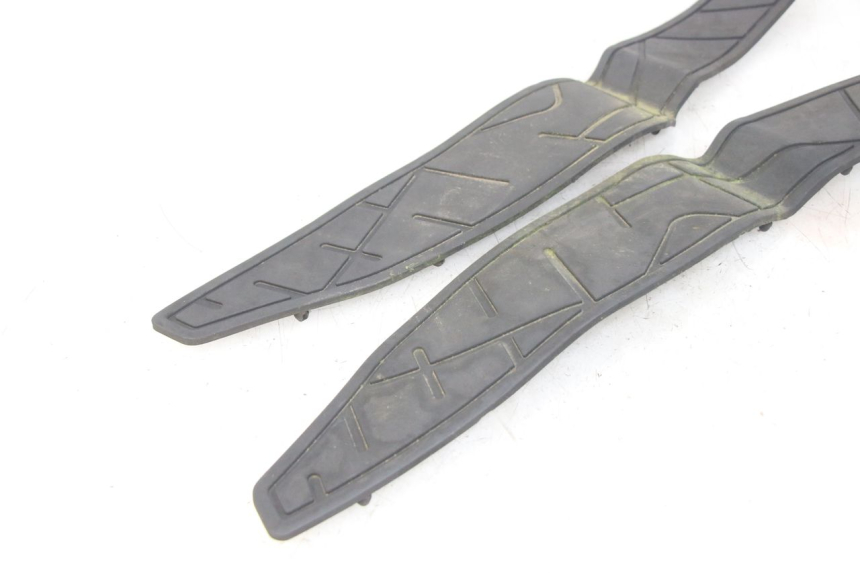 photo de TAPIS MARCHE PIED KYMCO X-CITING XCITING 400 (2014 - 2018) - Autre angle de vue