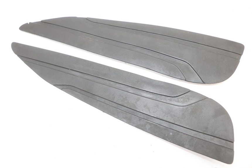 photo de TAPIS MARCHE PIED YAMAHA X-MAX XMAX 125 (2010 - 2013) - Vue principale