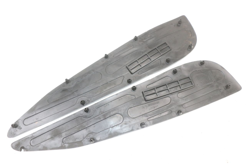 photo de TAPIS MARCHE PIED YAMAHA X-MAX XMAX 125 (2010 - 2013) - Zoom état d’usage