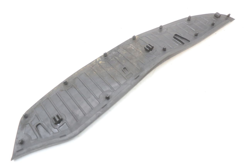 photo de TAPIS MARCHE PIED PIAGGIO X10 125 (2012 - 2017) - Vue d’ensemble