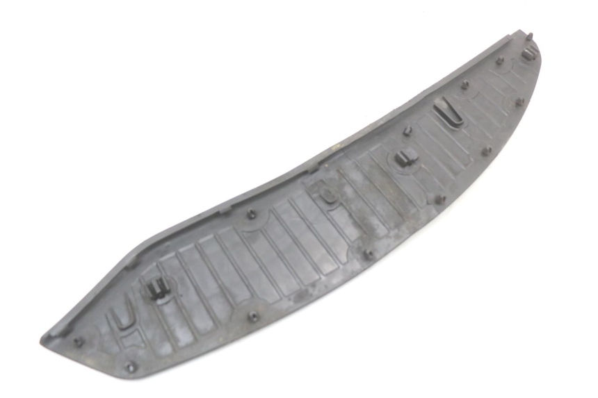 photo de TAPIS MARCHE PIED PIAGGIO X10 125 (2012 - 2017) - État de surface