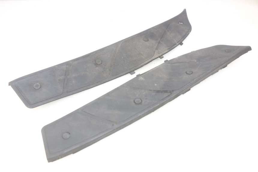 photo de TAPIS MARCHE PIED PIAGGIO X9 EVOLUTION 250 (2003 - 2007) - Vue principale