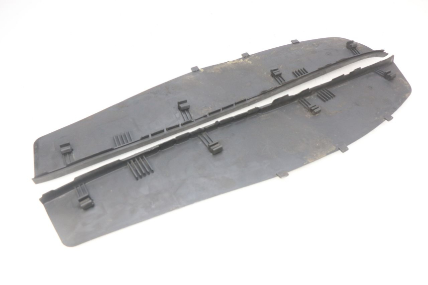 photo de TAPIS MARCHE PIED PIAGGIO X9 EVOLUTION 250 (2003 - 2007) - Détail de la pièce